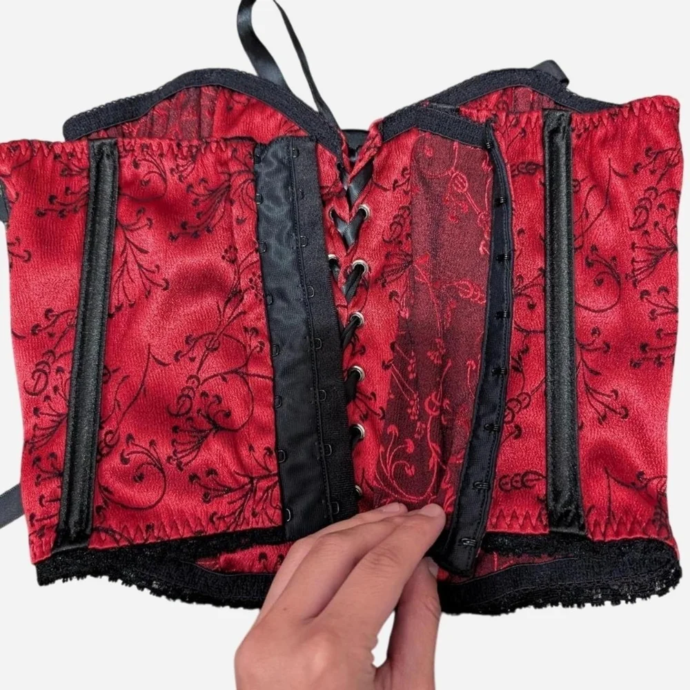 Fredericks of Hollywood Gothic Black and Red Floral Pattern Lace-Up Bustier - Picture 3 of 8